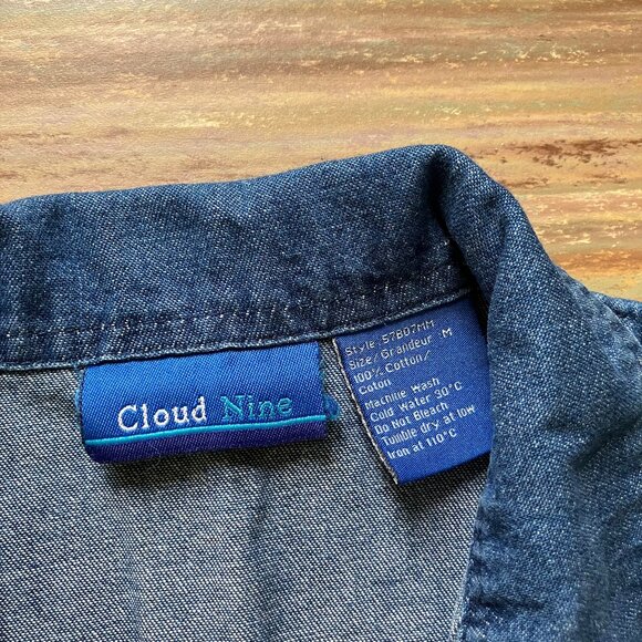 Denim Button Up Women's Shirt with Pleated Yoke Vintage 90s Cloud Nine Pockets - Picture 7 of 8